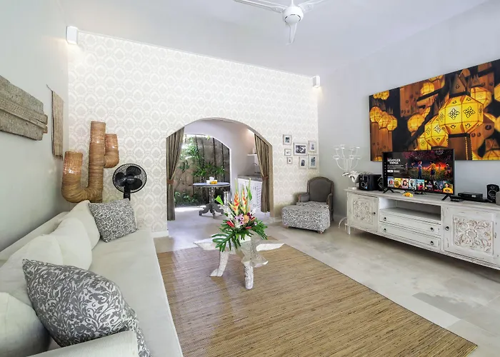 Lodek Deluxe * Seminyak (Bali)